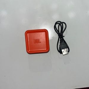 JBL charging block. comes with charging chord.